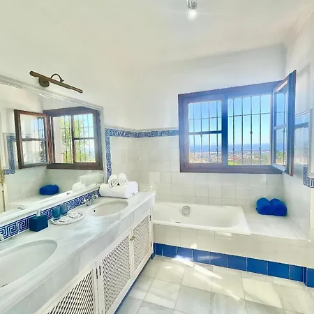Boutique Maravilla - Marbella Bed and breakfast *