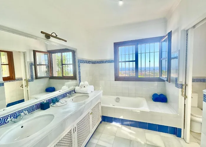 Boutique Maravilla - Marbella Couette-café 4*