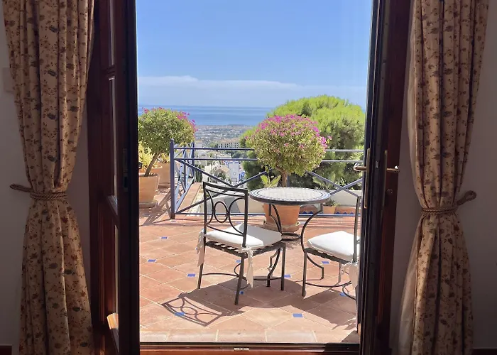 Boutique Maravilla - Marbella Couette-café 4*