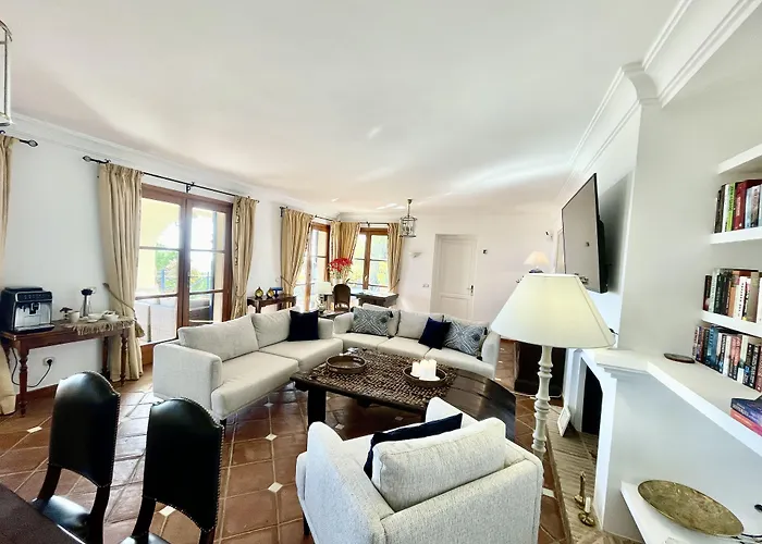 Boutique Maravilla - Marbella Couette-café 4*